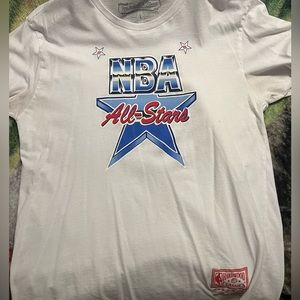 Mitchel & ness t shirt